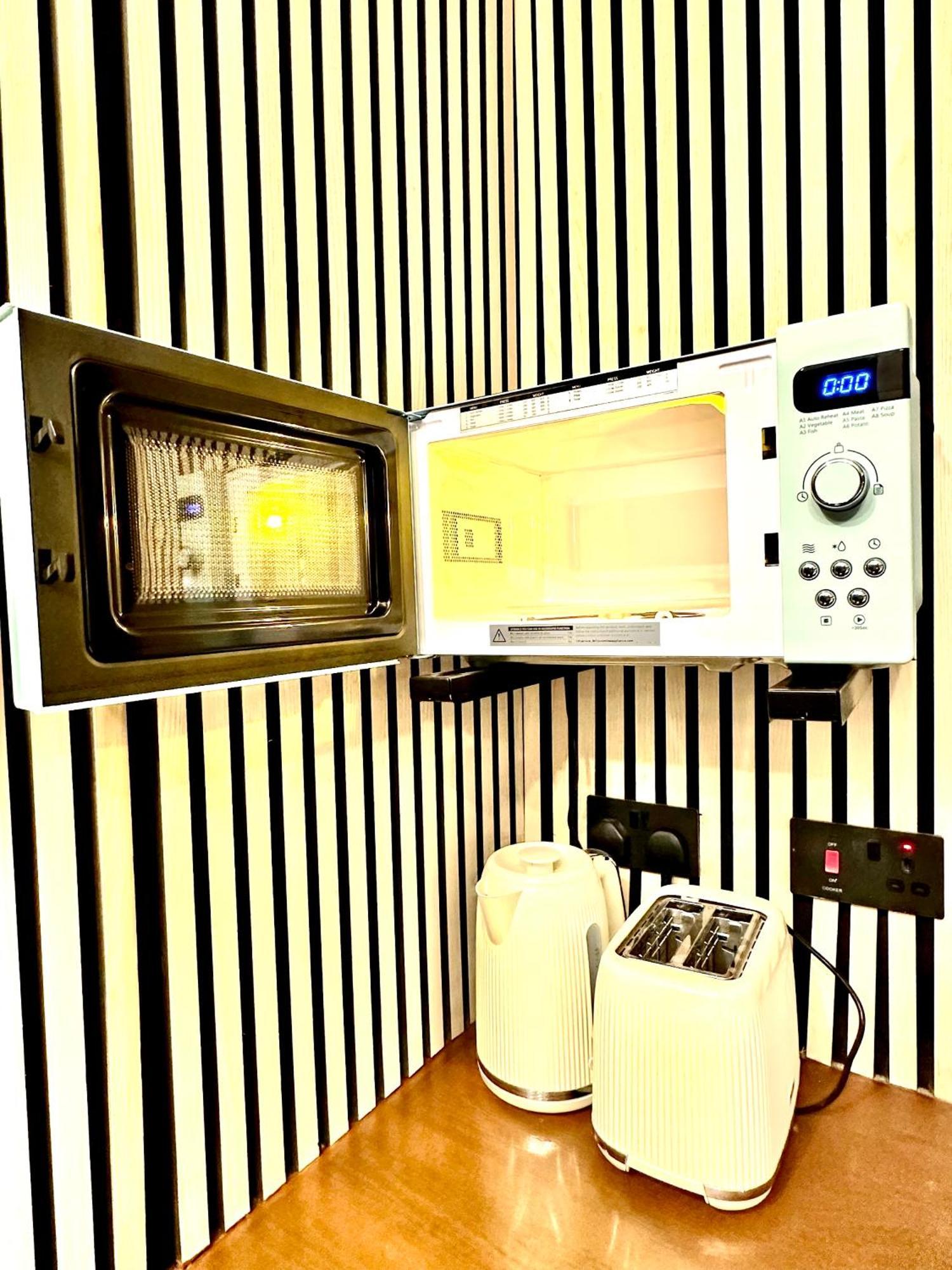 Aparthotel G Eighty Four Londra Esterno foto